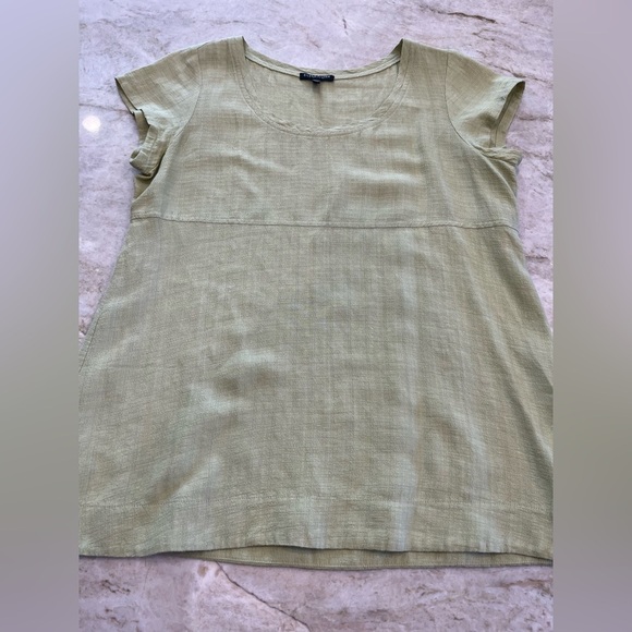 Eileen Fisher | Scoop Neck Empire Waist Blouse | Pistachio Green | Petite Medium - Picture 4 of 10